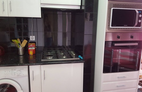 Costa de Caparica Apartment | Cozy Apartment Steps from the Beach with Ocean View