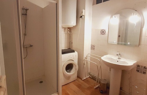 Vernet-les-Bains Apartment | Cozy Apartment Near Spa and Town Center with Kitchen