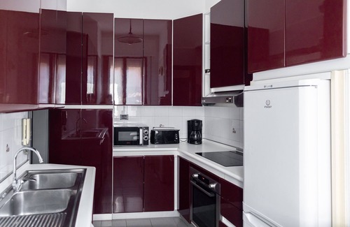 Carrobbio Apartment | Cozy Apartment Steps from Duomo with Spa & Hot Tub