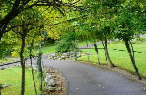 Llandudno Apartment | Perfect Getaway: Apartment Near Llandudno Sea Front