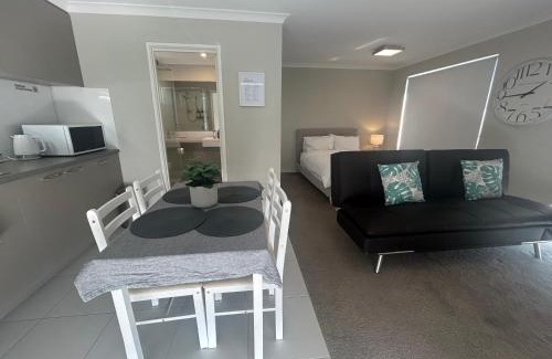 Jindalee Apartment | Family-Friendly Apartment Steps from the Beach