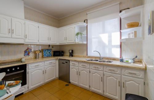 Sao Jacinto Apartment | Family-Friendly Apartment Near Ria de Aveiro, São Jacinto