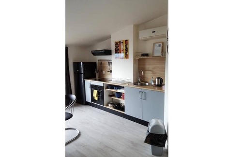 Bourg-les-Valence Apartment | Comfortable Apartment with Private Bathroom & Breakfast