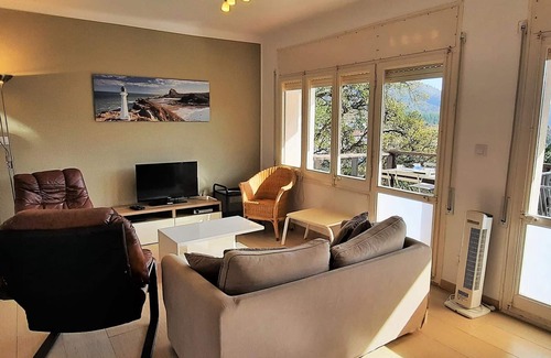 Colera Apartment | Cozy Apartment Colera: 2 Bedrooms with Pool & Spa Access