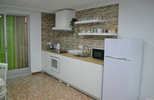 Alicante Apartment | Comfort Apartment with Private Bathroom & City View