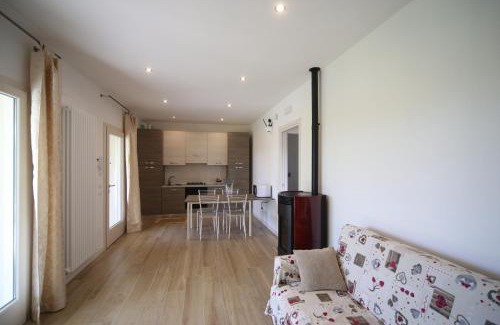 Crespano del Grappa Apartment | Discover Apartment Conte: Pet-Friendly with Hot Tub Access
