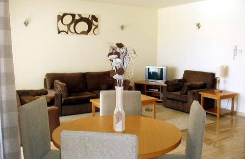 Gastria Apartment | Family-Friendly Apartment with Pool and Kitchen Amenities