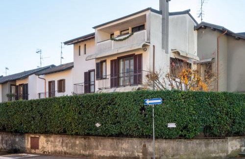 Omegna Apartment | Cozy Apartment da Nuccia: Oceanfront & Pet Friendly Retreat