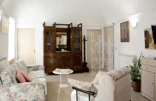 Isolalunga Apartment | Family-Friendly Retreat at Apartment Daniela - DOL295