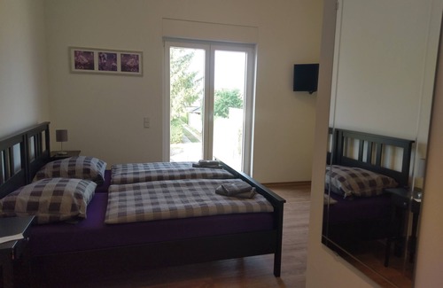 Mehrow Apartment | Comfortable Stay at Apartment House Mehrow with Breakfast