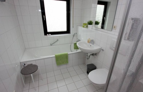 Alt-Betzenhausen Apartment | Apartment 'Ferienwohnung 2 Am Seepark Falk' with Balcony and Wi-Fi