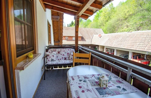 Schnellingen Apartment | Apartment 'Hirschblick' with Mountain View, Shared Terrace and Wi-Fi