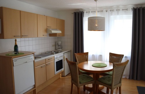 Unteruhldingen Apartment | Cozy Apartment No. 3 with Balcony & Breakfast Included