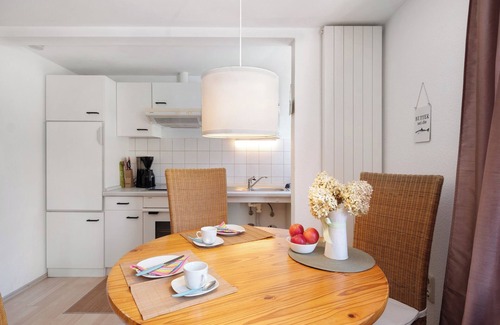 Misselwarden Apartment | Cozy Apartment 'An Der Silberfuchsbörse' with Garden & Wi-Fi