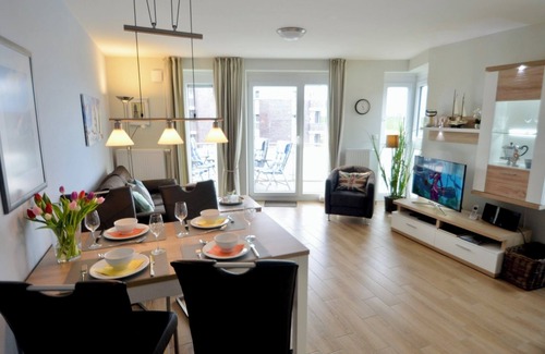 Wurster Nordseekuste Apartment | Apartment de Hasel with dike view, beach chair, 4 star rating (DTV)
