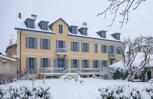 Embrun Apartment | Exceptional Mountain View Apartment with Ensuite Amenities