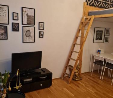 Funfhaus Apartment | Discover Apartment Demel: Family-Friendly & Accessible Stay