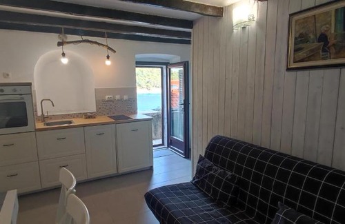 Valun Apartment | Pet Friendly Apartment Desanti Valun - Rated 9.7/10