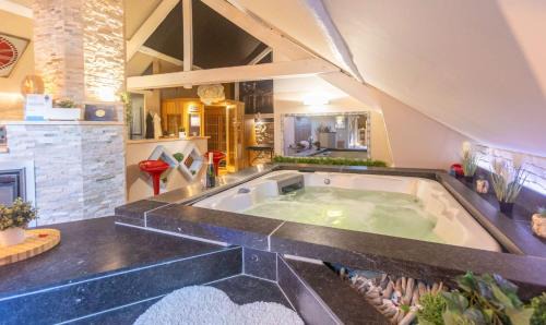 Polleur Apartment | Elegant Oceanfront Design Suite with Spa and Pool Access