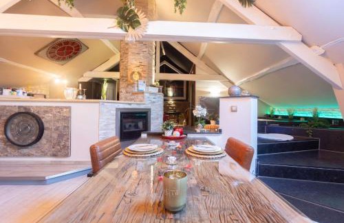 Polleur Apartment | Elegant Oceanfront Design Suite with Spa and Pool Access