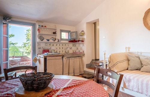 Santarello Apartment | Apartment 'Di Sopra' with Shared Pool, Shared Terrace and Wi-Fi