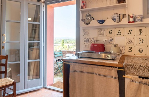 Santarello Apartment | Apartment 'Di Sopra' with Shared Pool, Shared Terrace and Wi-Fi