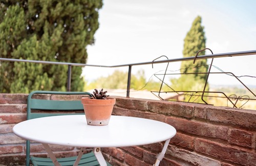 Santarello Apartment | Apartment 'Di Sopra' with Shared Pool, Shared Terrace and Wi-Fi