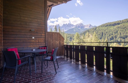 Nova Levante Apartment | Discover Apartment "DIAMANTIDI" with Ocean View & Pool