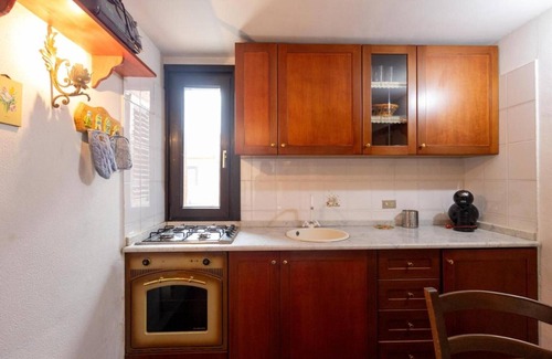 Castel di Sangro Apartment | Apartment 'Dimora Annilor Castel Di Sangro' with Shared Garden, Wi-Fi and Air Conditioning