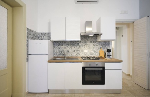 Rutigliano Apartment | Apartment 'Dimora Di Bacco' with Shared Terrace, Wi-Fi and Air Conditioning