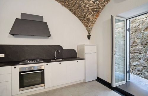 Cervo Apartment | Cozy Apartment 'Dipinti' with Oceanfront Views and Wi-Fi