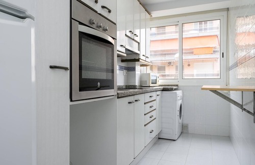 La Pineda Apartment | Beach Access Apartment Near Port Aventura - Guest Rated 9.2