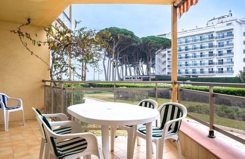 La Pineda Apartment | Beach Access Apartment Near Port Aventura - Guest Rated 9.2