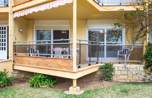 La Pineda Apartment | Beach Access Apartment Near Port Aventura - Guest Rated 9.2