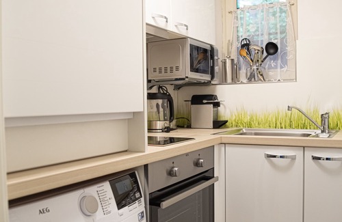 Allensbach Apartment | Scenic Lakefront Apartment with Spa and Family Amenities