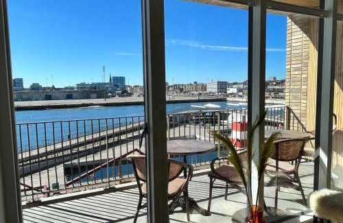 Aarhus C Apartment | Seafront Apartment at Bassin 7 with Big Balcony & Free Parking