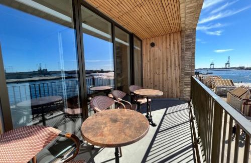 Aarhus C Apartment | Seafront Apartment at Bassin 7 with Big Balcony & Free Parking