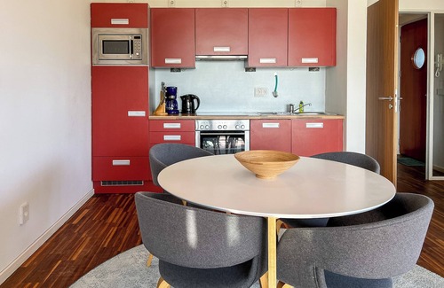 Muritz Apartment | Beautiful Apartment by the Lake with Balcony and Fireplace
