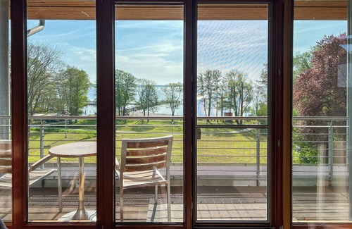 Muritz Apartment | Beautiful Apartment by the Lake with Balcony and Fireplace