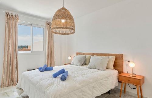 Bahia de Casares Apartment | Family-Friendly Apartment Doña Julia with Golf Views