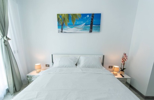Mamaia-Sat Apartment | Apartment Dominic with pool access and sea view balcony