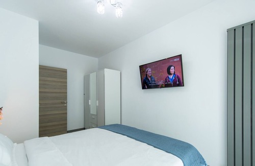 Mamaia-Sat Apartment | Apartment Dominic with pool access and sea view balcony