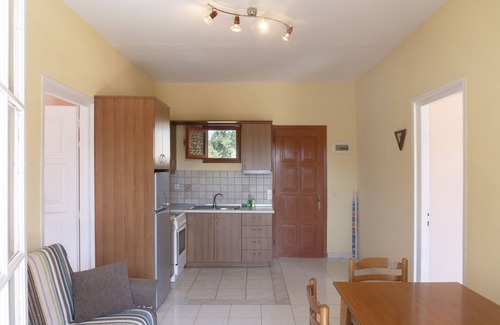 Agios Georgios Pagon Apartment | Scenic Apartment Dora Pagoi: Mountain View & Shared Garden