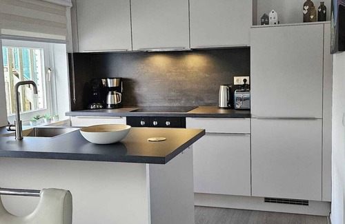 Julianadorp aan zee Apartment | Cozy DünenGras Apartment with Ocean View Near the Dunes