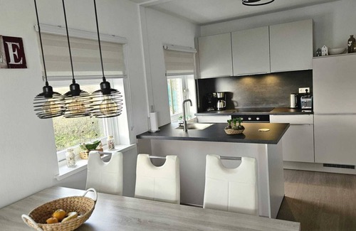Julianadorp aan zee Apartment | Cozy DünenGras Apartment with Ocean View Near the Dunes