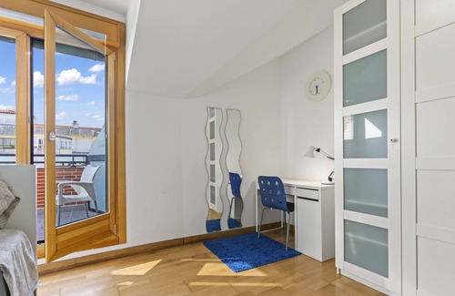 Santona Apartment | Cozy Duplex Santoña Juan de la Cosa Steps from the Beach