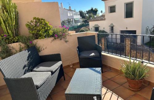Castillo de Sabinillas Apartment | Oceanfront Apartment Duquesa Fairways, Manilva - 9.6/10 Rating