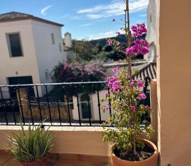 Castillo de Sabinillas Apartment | Oceanfront Apartment Duquesa Fairways, Manilva - 9.6/10 Rating