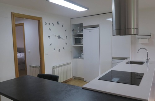Ezcaray Apartment | Comfortable Apartment E Calle Calvario with Spa & Kitchen