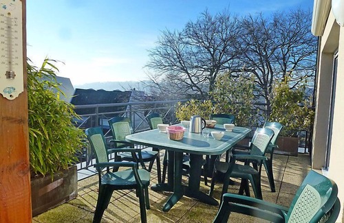 Trouville-sur-Mer Apartment | Exceptional Oceanfront Apartment Elisa with Spa & Breakfast